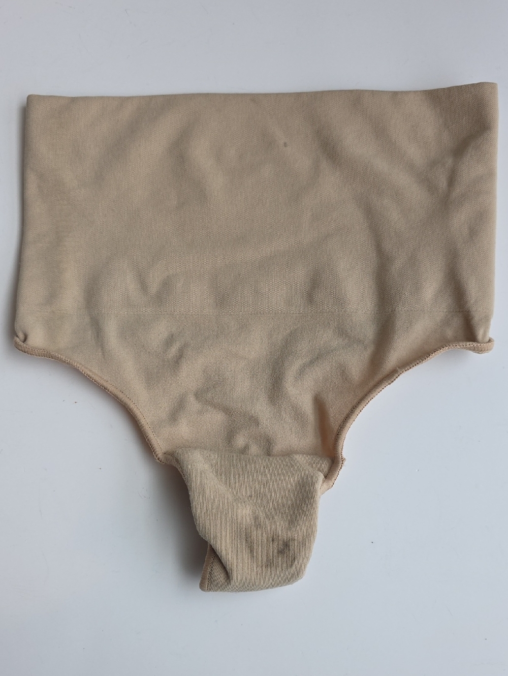 NWOT SKIMS  High-Waist Shaping Thong- Beige S/M G018